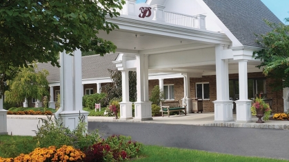 An image of the Parker at River Road nursing home care facility.