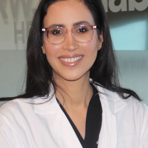 Dr. Shirly Solouki Headshot